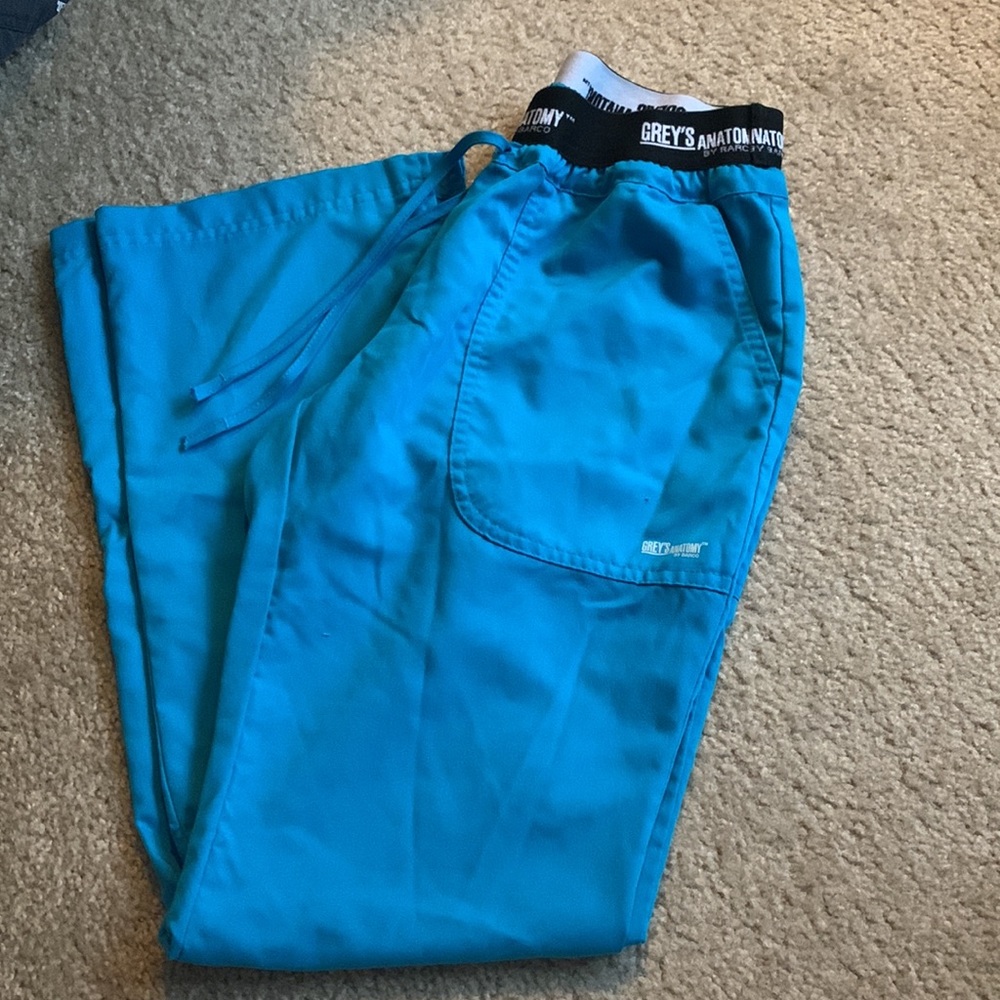 cute scrub set - Picture 2 of 4